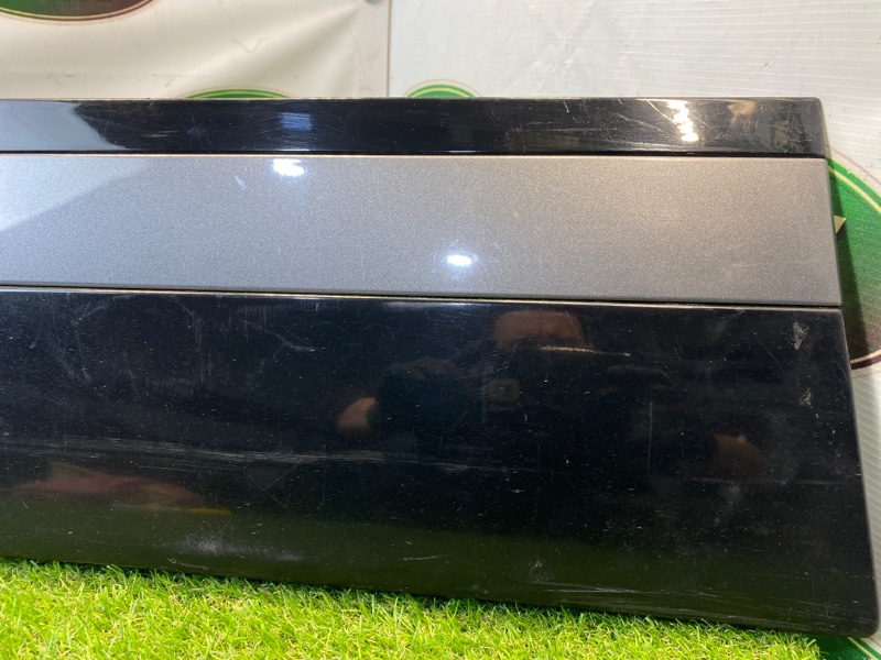Молдинг двери Land Rover Range Rover Velar (L560, 2018г.)