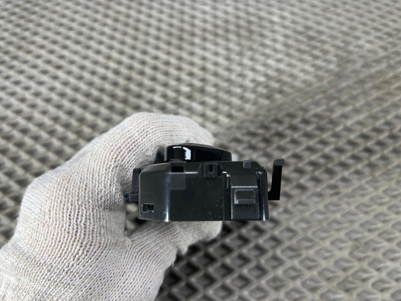 Пульт регулировки сиденья Land Rover Range Rover Sport (L461, 2024г.)