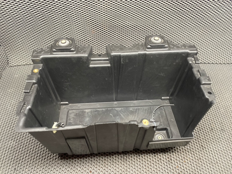 Короб аккумулятора Land Rover Range Rover Sport (L494, 2017г.)