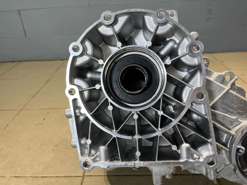 Раздаточная коробка Land Rover Range Rover Sport (L461, 2024г.)