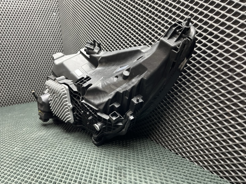 Фара Land Rover Range Rover Sport (L461, 2025г.)