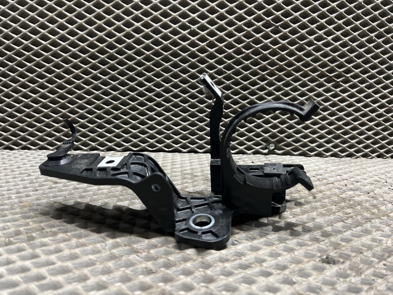 Кронштейн (крепление) Land Rover Range Rover Sport (L461, 2024г.)