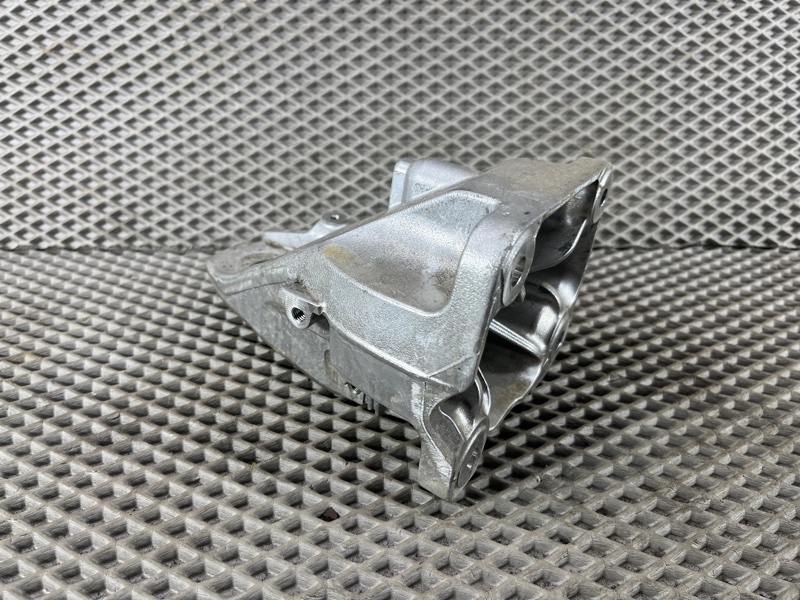 Опора двигателя Land Rover Defender (L663, 2020г.)