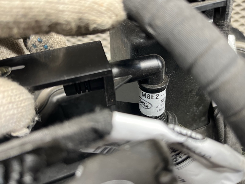 Короб аккумулятора Land Rover Range Rover Sport (L461, 2024г.)