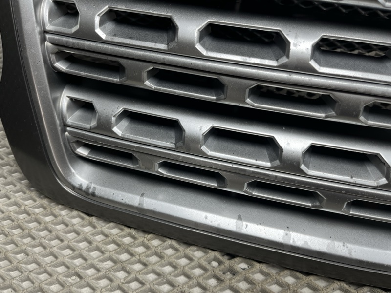 Решетка радиатора Land Rover Range Rover (L405, 2016г.)
