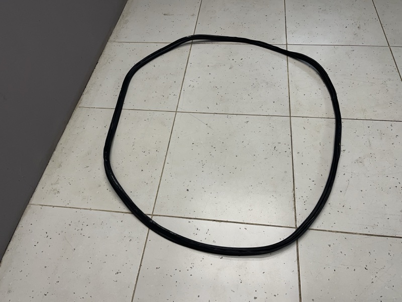 Уплотнитель багажника Land Rover Range Rover Sport (L461, 2025г.)