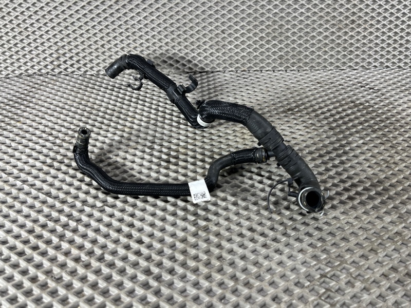 Патрубок системы охлаждения Land Rover Defender (L663, 2020г.)