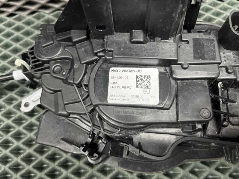 Комплект замков с доводчиками Land Rover Range Rover Sport (L461, 2025г.)