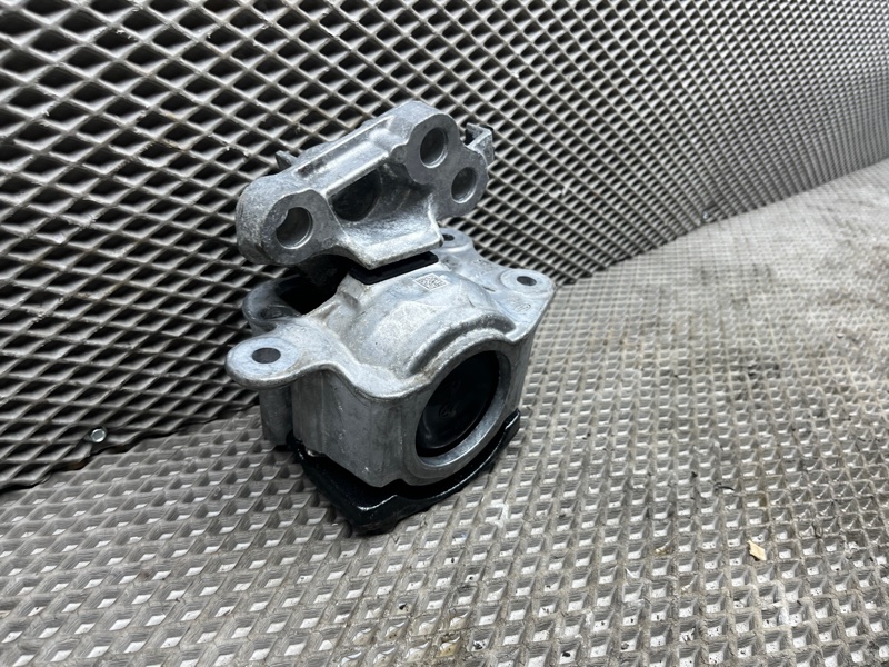 Опора двигателя Land Rover Discovery Sport (L550, 2020г.)