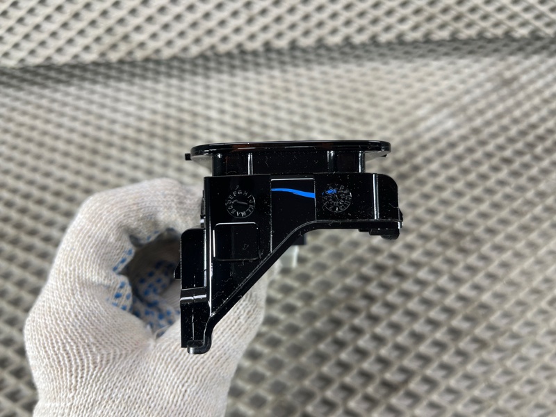 Кнопка стеклоподъемника Land Rover Range Rover Sport (L461, 2024г.)