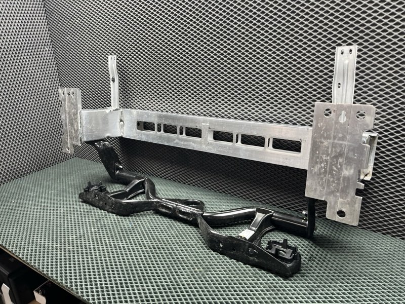 Усилитель бампера Land Rover Range Rover Sport (L461, 2025г.)