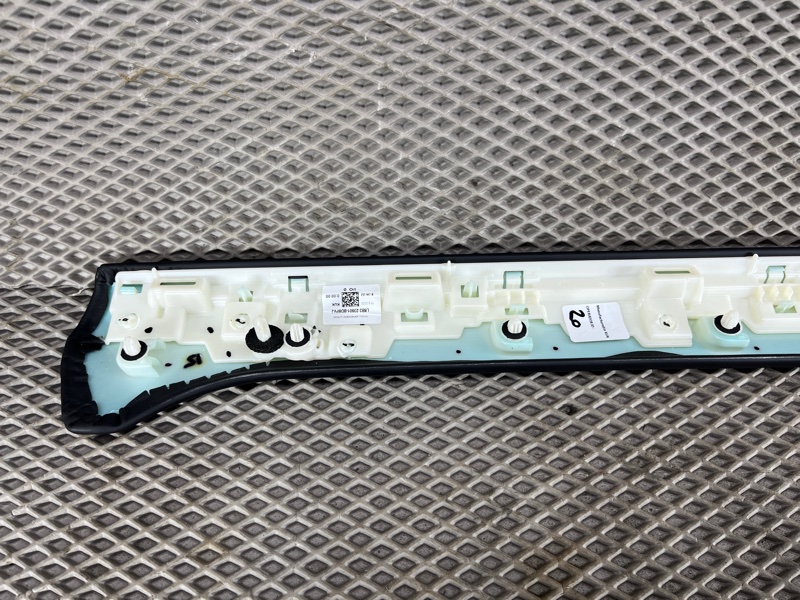 Подлокотник двери Land Rover Defender (L663, 2020г.)
