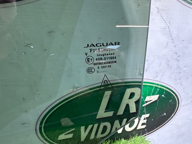 Стекло двери Jaguar F-Pace (X761, 2024г.)