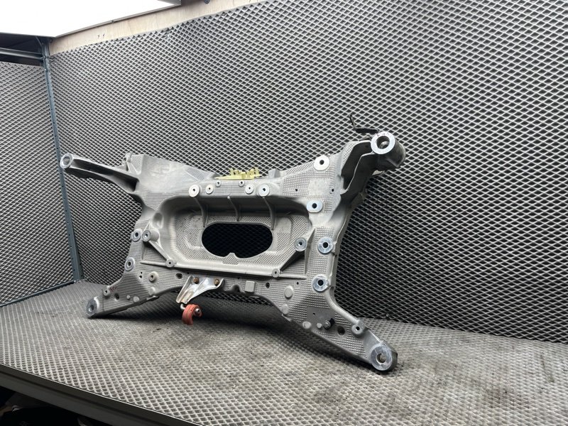 Подрамник Land Rover Discovery Sport (L550, 2020г.)