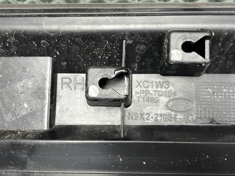 Молдинг двери Land Rover Range Rover Sport (L461, 2025г.)