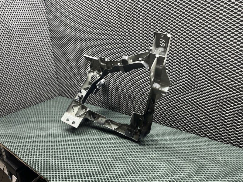 Крепление фары (кронштейн фары) Land Rover Range Rover Sport (L461, 2025г.)