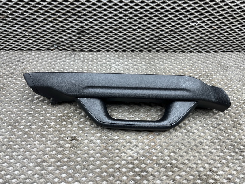 Обшивка стойки Jeep Wrangler (JL, 2025г.)