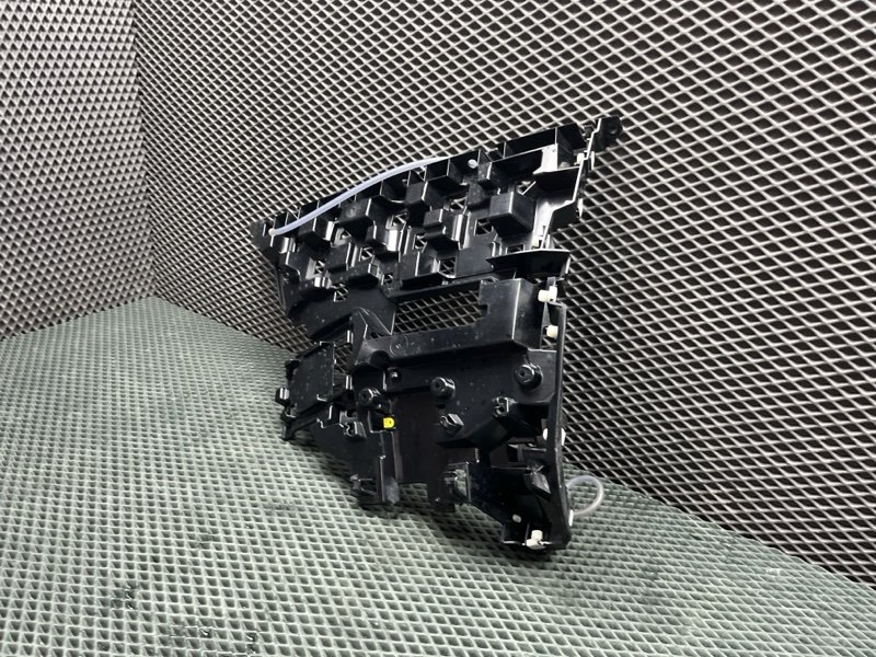 Кронштейн бампера Land Rover Range Rover Sport (L461, 2025г.)