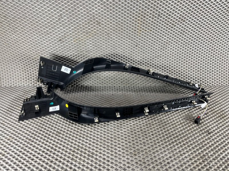 Накладка на порог с подсветкой (комплект) Land Rover Defender (L663, 2020г.)