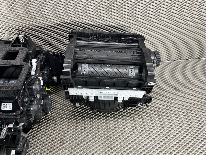 Отопитель в сборе (печка) Land Rover Range Rover Sport (L461, 2024г.)