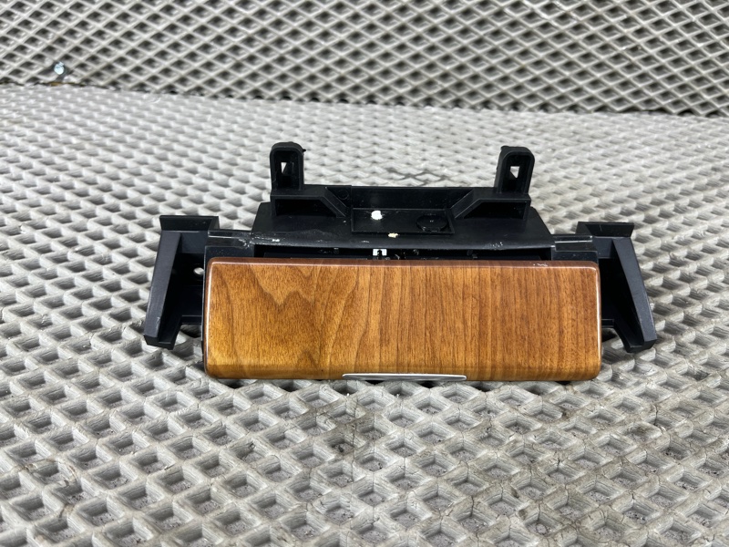 Пепельница Land Rover Discovery 4 (L319, 2015г.)