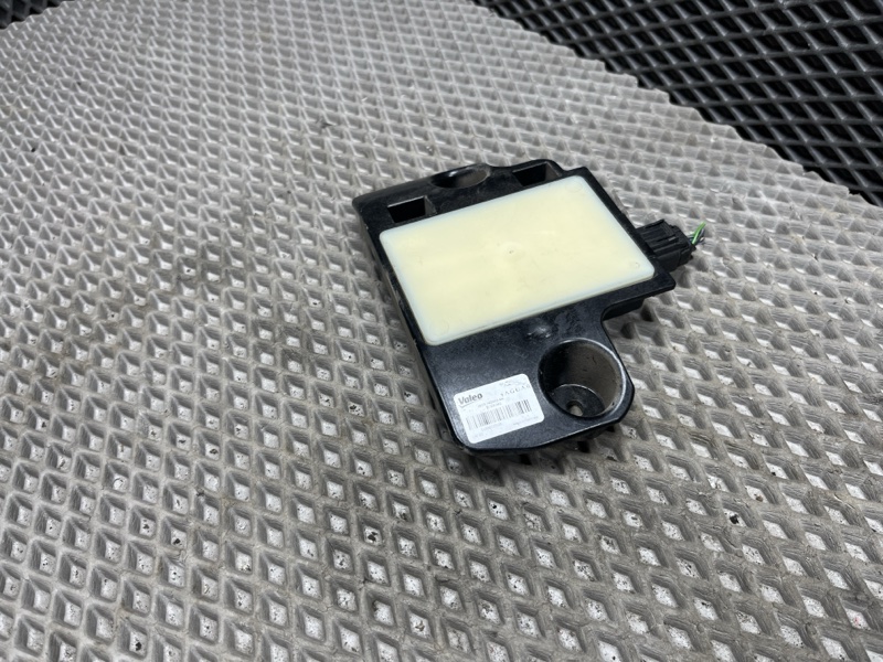 Датчик мертвых (слепых) зон Land Rover Discovery Sport (L550, 2018г.)