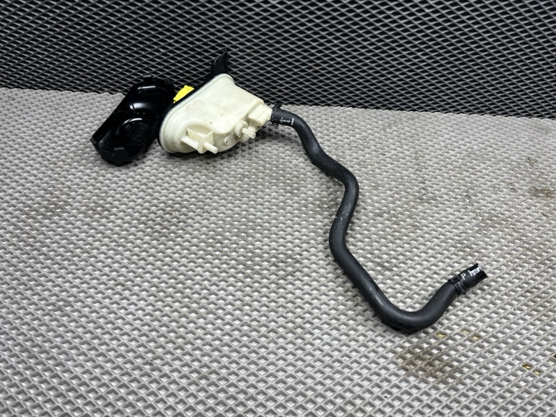 Бачок антикрена Land Rover Range Rover Sport (L494, 2020г.)