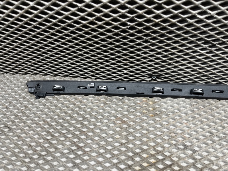 Накладка декоративная салона Land Rover Range Rover Sport (L461, 2024г.)