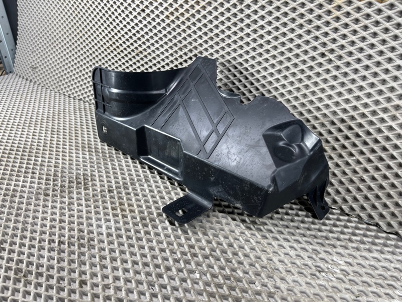 Брызговик двигателя Land Rover Range Rover Sport (L461, 2024г.)