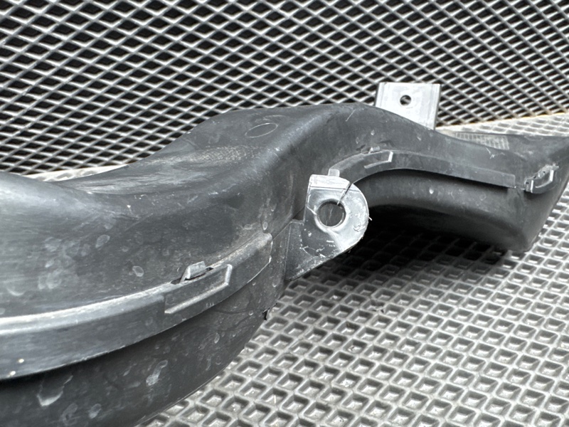 Воздуховод охлаждения тормозов Land Rover Range Rover Sport (L494, 2020г.)
