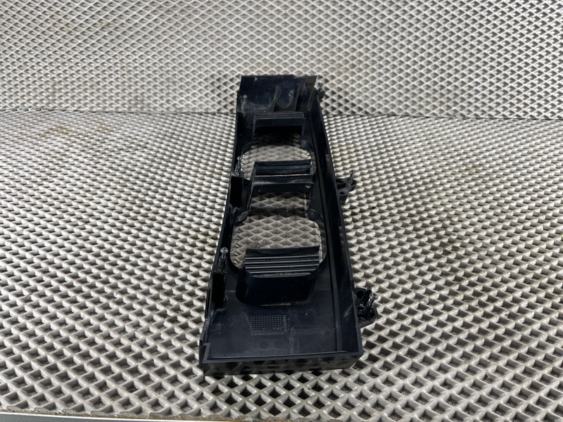 Накладка на фару Land Rover Defender (L663, 2020г.)