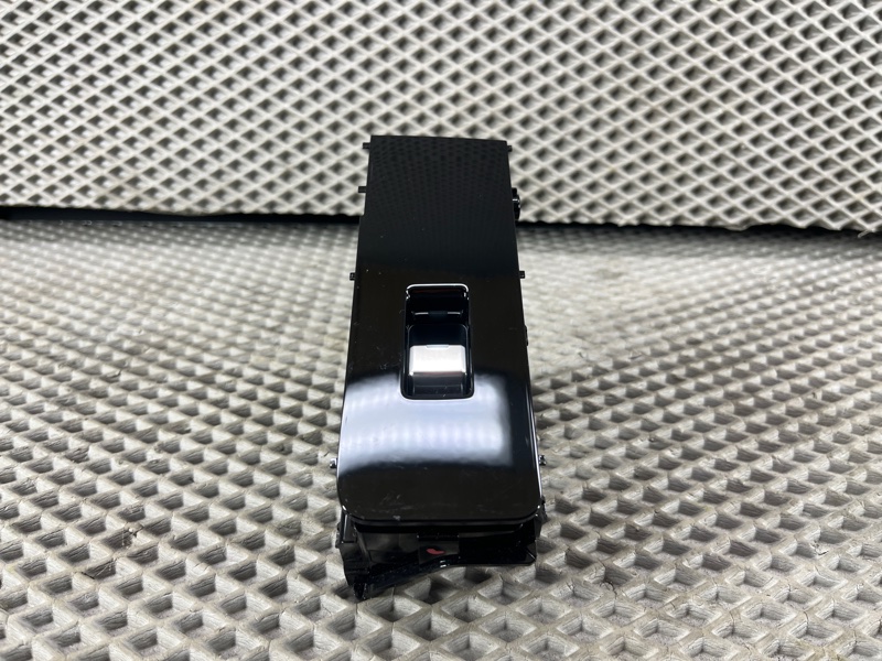 Кнопка стеклоподъемника Land Rover Range Rover Sport (L461, 2024г.)