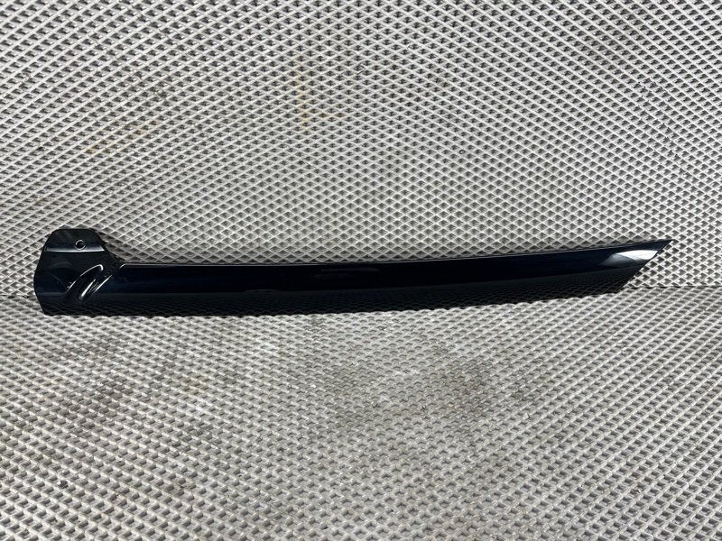 Накладка стойки лобового стекла Land Rover Range Rover Sport (L461, 2024г.)