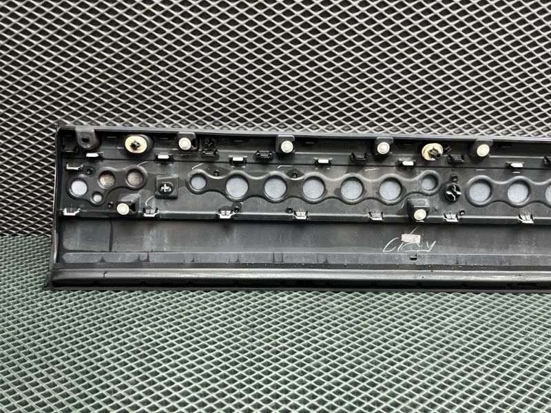 Молдинг двери Land Rover Range Rover (L405, 2016г.)