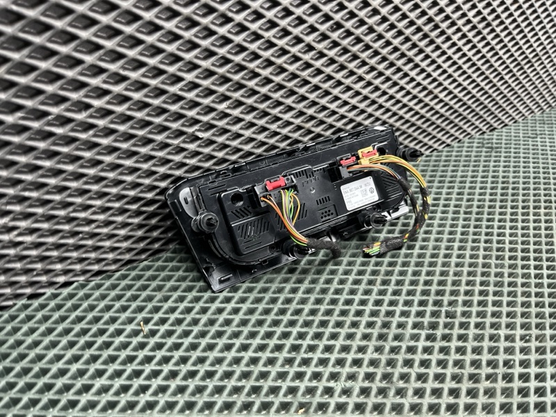 Блок управления климат-контролем Volkswagen Tiguan (MK2, 2018г.)