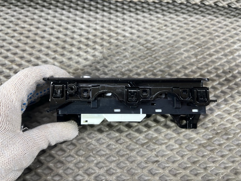 Блок управления стеклоподъемниками Land Rover Range Rover Sport (L461, 2024г.)
