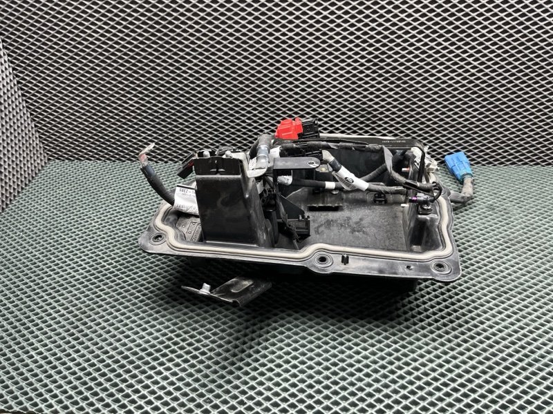 Короб аккумулятора Land Rover Range Rover Sport (L461, 2025г.)
