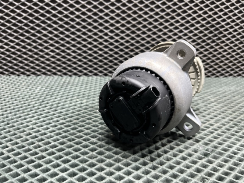 Опора двигателя Land Rover Range Rover Sport (L461, 2025г.)