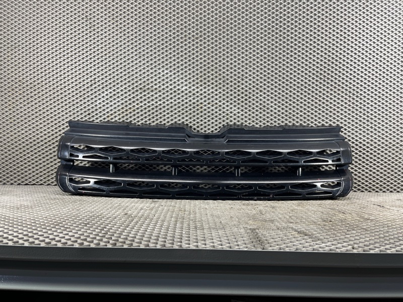 Решетка радиатора Land Rover Range Rover Evoque (L538, 2012г.)