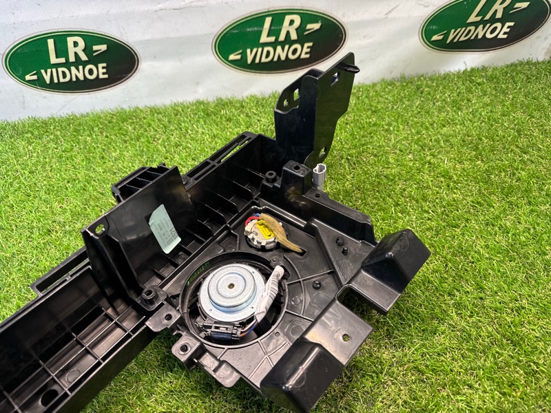 Кронштейн полки багажника Land Rover Range Rover Sport (L494, 2017г.)