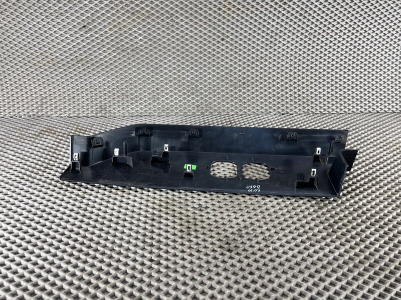 Накладка на фару Land Rover Defender (L663, 2020г.)