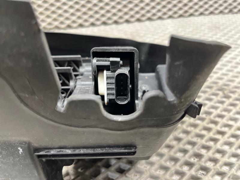 Дефлектор радиатора жалюзи Land Rover Range Rover Sport (L461, 2024г.)