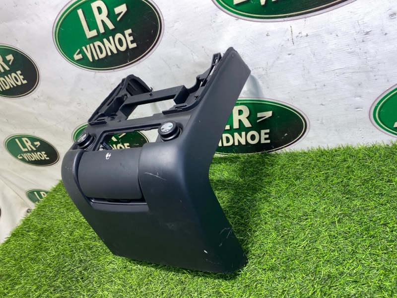Накладка центральной консоли под розетку 220 Range Rover Long (L405, 2018г.)