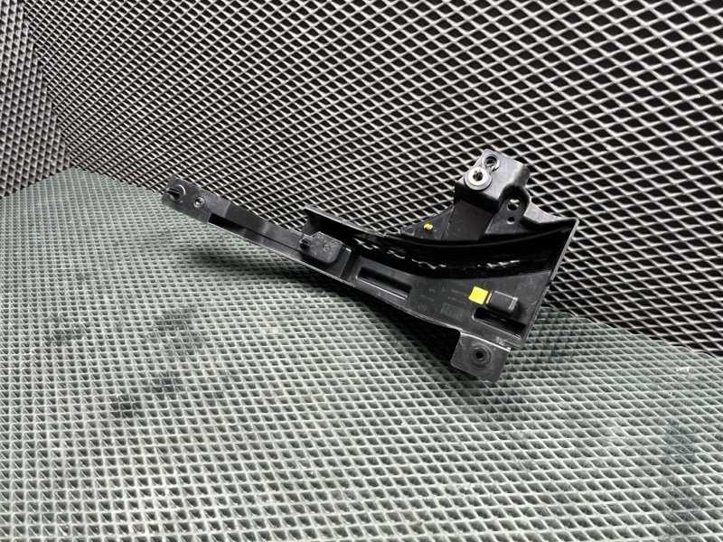 Крепление бампера Land Rover Range Rover Sport (L461, 2025г.)