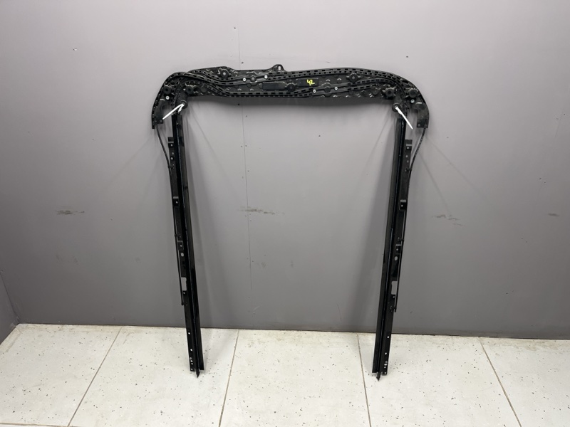 Направляющая шторки панорамы Land Rover Range Rover Sport (L461, 2024г.)