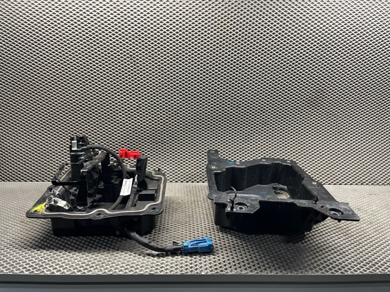 Короб аккумулятора Land Rover Range Rover Sport (L461, 2024г.)