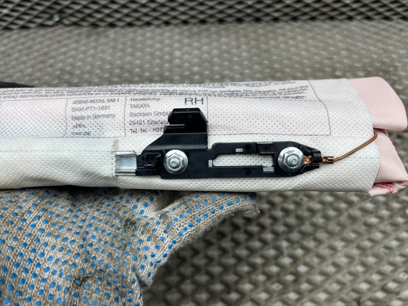 Подушка безопасности в сиденье Volkswagen Touareg (NF, 2014г.)