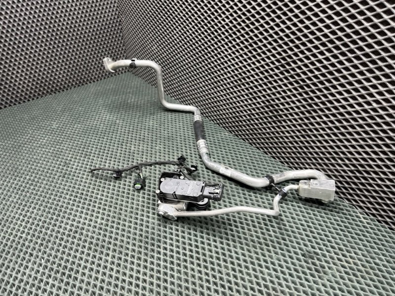 Трубка кондиционера Land Rover Range Rover Sport (L461, 2025г.)