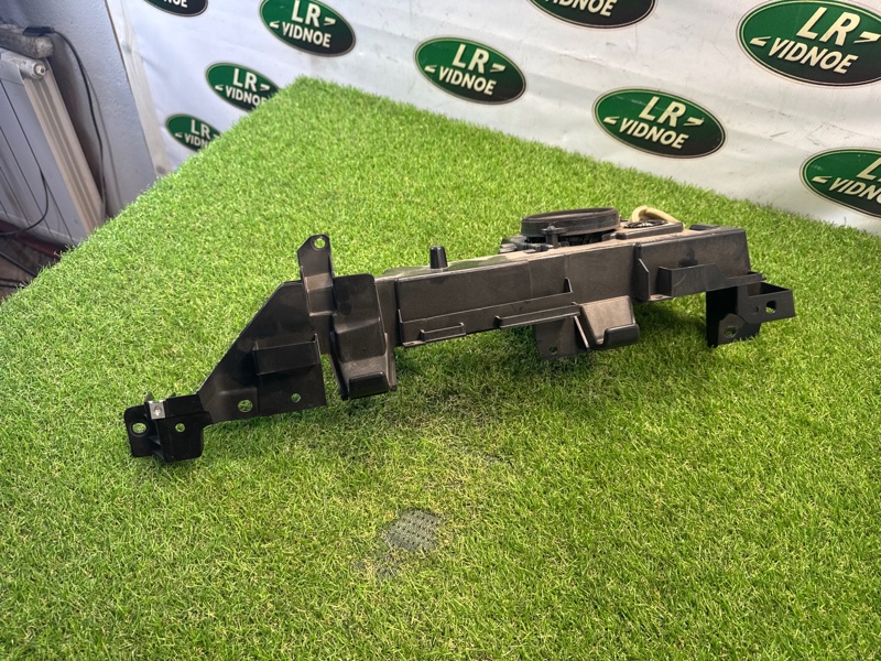 Кронштейн полки багажника Land Rover Range Rover Sport (L494, 2016г.)