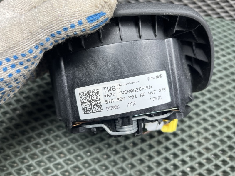 Подушка безопасности в руль Volkswagen Tiguan (MK2, 2018г.)